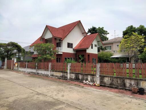 640 Sqm., 5 Beds, 3 Baths House listed for ฿ 7,350,000.