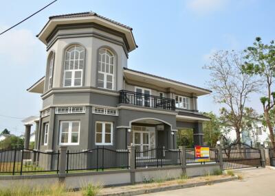 448 Sqm., 3 Beds, 3 Baths House listed for ฿ 6,930,000.