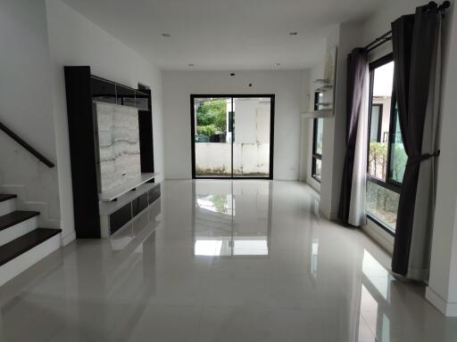 204 Sqm., 3 Beds, 3 Baths House listed for ฿ 6,825,000.