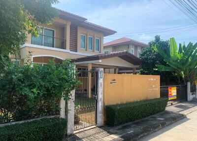 404 Sqm., 1 Bed, 1 Bath House listed for ฿ 6,825,000.
