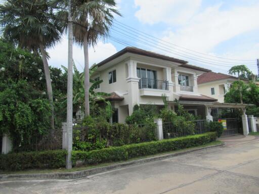 384 Sqm., 3 Beds, 3 Baths House listed for ฿ 6,710,000.