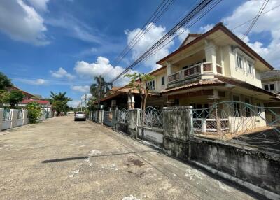 320 Sqm., 4 Beds, 3 Baths House listed for ฿ 6,600,000.