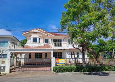 458 Sqm., 1 Bed, 1 Bath House listed for ฿ 6,195,000.