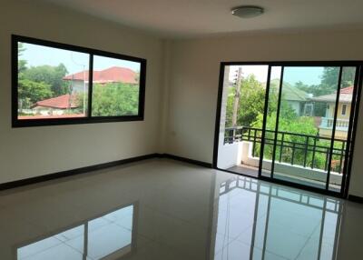 404 Sqm., 3 Beds, 1 Bath House listed for ฿ 4,800,000.