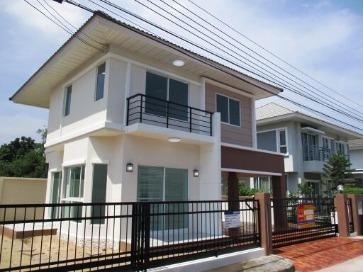 202 Sqm., 3 Beds, 3 Baths House listed for ฿ 4,590,000.