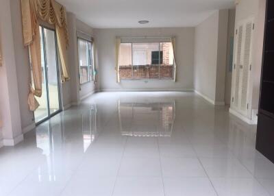 275 Sqm., 1 Bed, 1 Bath House listed for ฿ 5,830,000.
