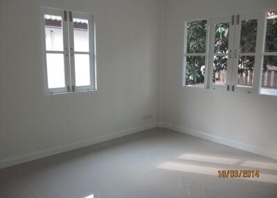 304 Sqm., 3 Beds, 1 Bath House listed for ฿ 5,670,000.
