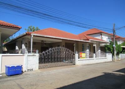 320 Sqm., 3 Beds, 3 Baths House listed for ฿ 4,100,000.