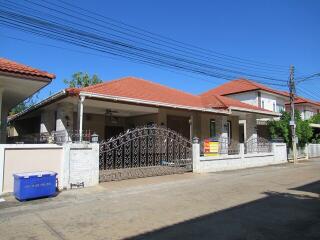 320 Sqm., 3 Beds, 3 Baths House listed for ฿ 4,100,000.