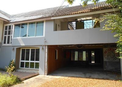 460 Sqm., 3 Beds, 2 Baths House listed for ฿ 5,460,000.