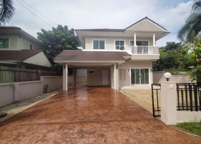 304 Sqm., 3 Beds, 2 Baths House listed for ฿ 4,000,000.