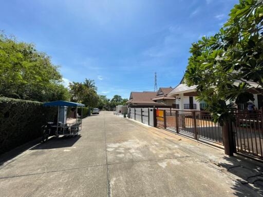 402 Sqm., 3 Beds, 3 Baths House listed for ฿ 5,355,000.