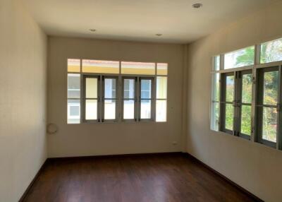 304 Sqm., 3 Beds, 2 Baths House listed for ฿ 5,355,000.