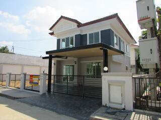 256 Sqm., 3 Beds, 2 Baths House listed for ฿ 4,300,000.