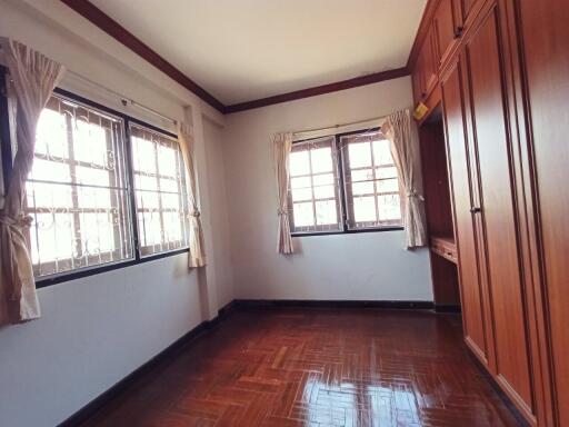 460 Sqm., 3 Beds, 2 Baths House listed for ฿ 4,200,000.