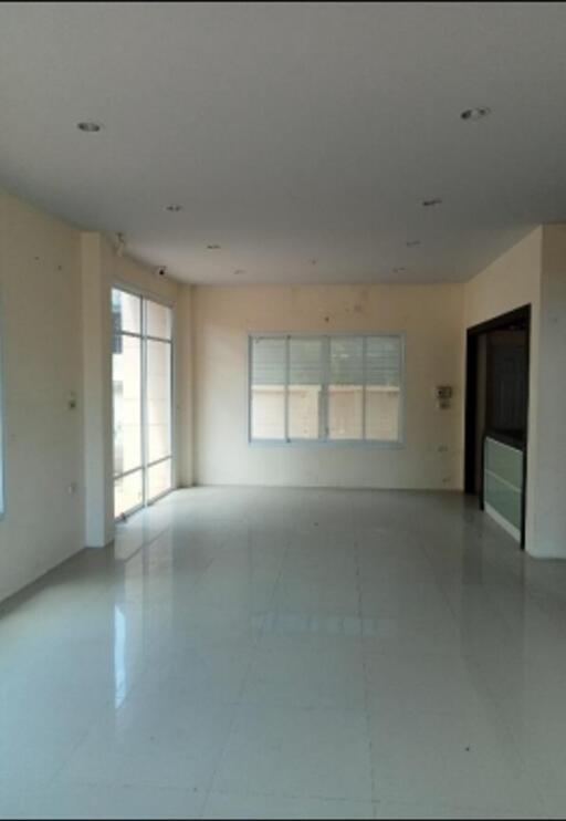 285 Sqm., 3 Beds, 3 Baths House listed for ฿ 5,250,000.