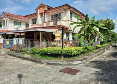 202 Sqm., 3 Beds, 2 Baths House listed for ฿ 5,250,000.