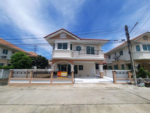 216 Sqm., 3 Beds, 3 Baths House listed for ฿ 5,250,000.