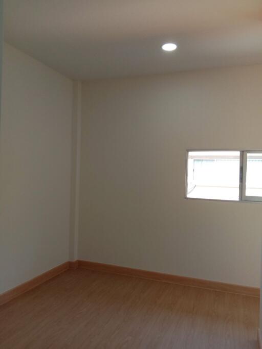 202 Sqm., 3 Beds, 2 Baths House listed for ฿ 5,250,000.