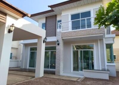 328 Sqm., 1 Bed, 1 Bath House listed for ฿ 4,400,000.