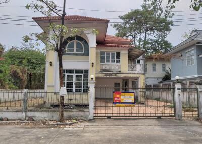 400 Sqm., 4 Beds, 3 Baths House listed for ฿ 4,935,000.
