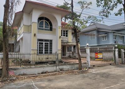 400 Sqm., 4 Beds, 3 Baths House listed for ฿ 4,935,000.