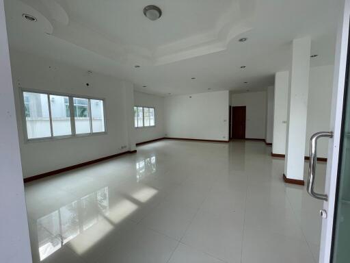 533 Sqm., 4 Beds, 2 Baths House listed for ฿ 4,000,000.