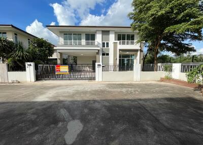 326 Sqm., 3 Beds, 1 Bath House listed for ฿ 4,725,000.