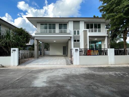 326 Sqm., 3 Beds, 1 Bath House listed for ฿ 4,725,000.