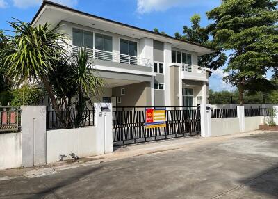 326 Sqm., 3 Beds, 1 Bath House listed for ฿ 4,725,000.