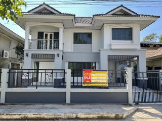 280 Sqm., 4 Beds, 1 Bath House listed for ฿ 4,200,000.