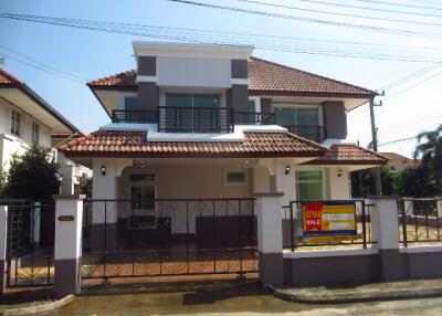 286 Sqm., 3 Beds, 3 Baths House listed for ฿ 3,800,000.