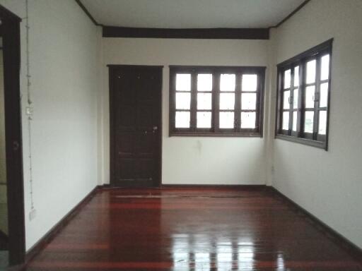 392 Sqm., 3 Beds, 2 Baths House listed for ฿ 4,548,000.