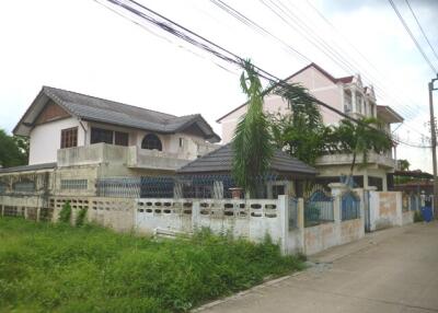 392 Sqm., 3 Beds, 2 Baths House listed for ฿ 4,548,000.