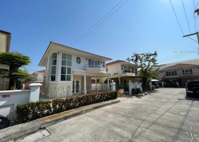 254 Sqm., 4 Beds, 3 Baths House listed for ฿ 4,463,000.