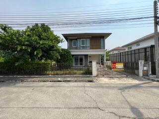 253 Sqm., 3 Beds, 1 Bath House listed for ฿ 4,410,000.