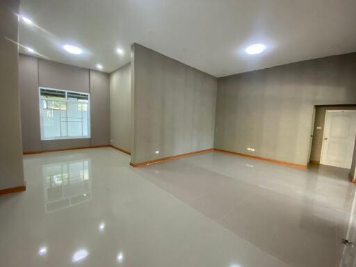 400 Sqm., 1 Bed, 1 Bath House listed for ฿ 4,410,000.