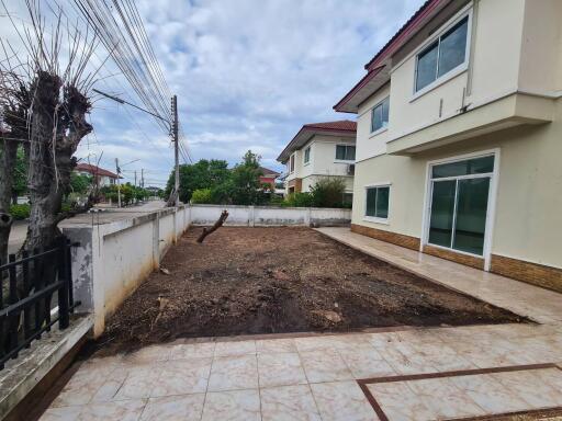 337 Sqm., 3 Beds, 1 Bath House listed for ฿ 3,300,000.