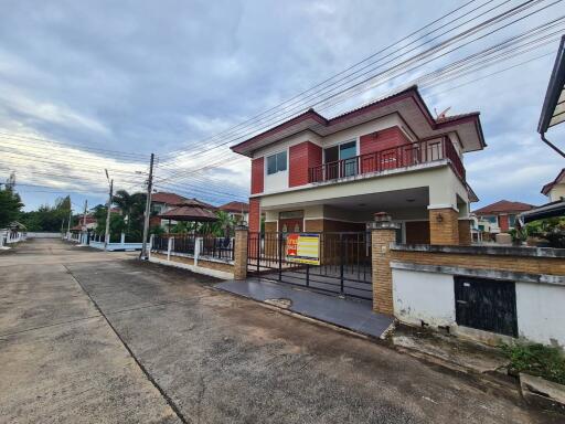 337 Sqm., 3 Beds, 1 Bath House listed for ฿ 3,300,000.