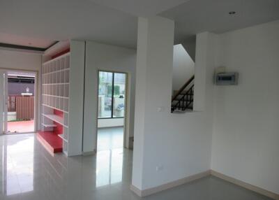 290 Sqm., 3 Beds, 1 Bath House listed for ฿ 3,500,000.