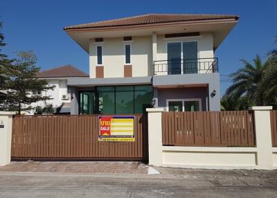 290 Sqm., 3 Beds, 1 Bath House listed for ฿ 3,500,000.