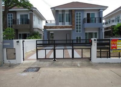 304 Sqm., 4 Beds, 2 Baths House listed for ฿ 3,990,000.