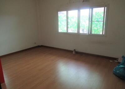 222 Sqm., 3 Beds, 1 Bath House listed for ฿ 4,200,000.