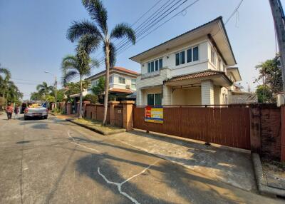 202 Sqm., 3 Beds, 3 Baths House listed for ฿ 4,180,000.