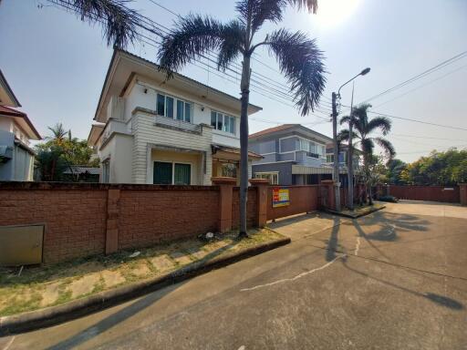 202 Sqm., 3 Beds, 3 Baths House listed for ฿ 4,180,000.