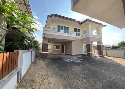 260 Sqm., 3 Beds, 2 Baths House listed for ฿ 4,151,000.