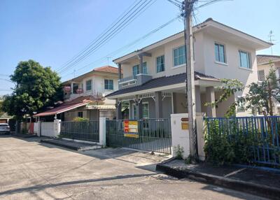 212 Sqm., 3 Beds, 2 Baths House listed for ฿ 4,020,000.