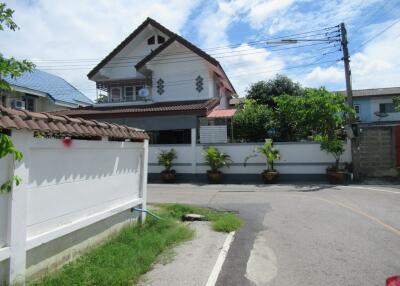 294 Sqm., 3 Beds, 3 Baths House listed for ฿ 3,990,000.