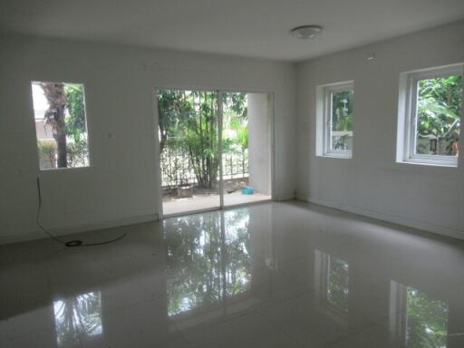 224 Sqm., 4 Beds, 1 Bath House listed for ฿ 3,000,000.
