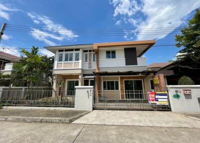 224 Sqm., 4 Beds, 1 Bath House listed for ฿ 3,000,000.